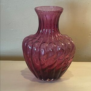 Estate Vintage Pilgrim Cranberry Ribbed Vase 6.5”h